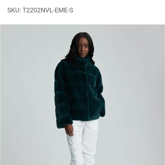 NVLT EVA HOLIDAY COAT SIZE L IN EMERALD GREEN COLOR - Picture 3 of 8